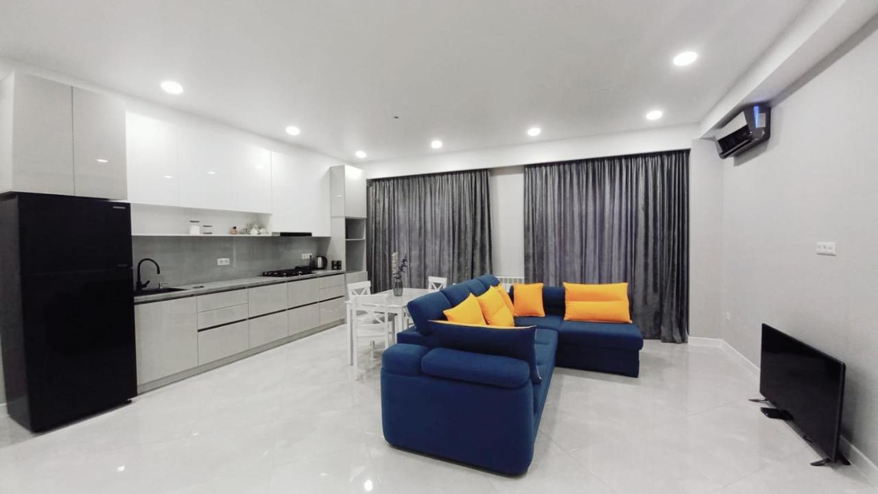 D-S Apartament In Koutaïssi Extérieur photo